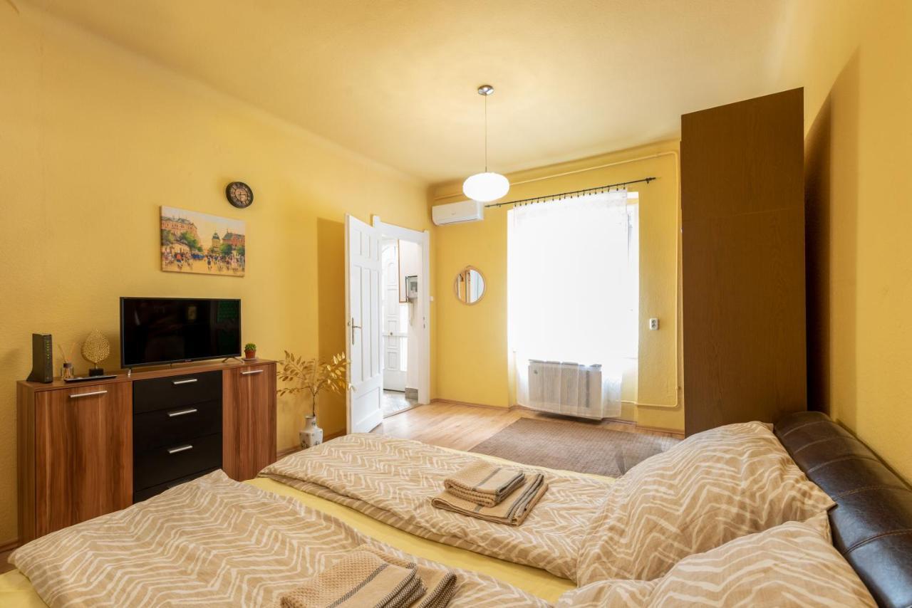 Budapest Central Vintage Apartment ภายนอก รูปภาพ