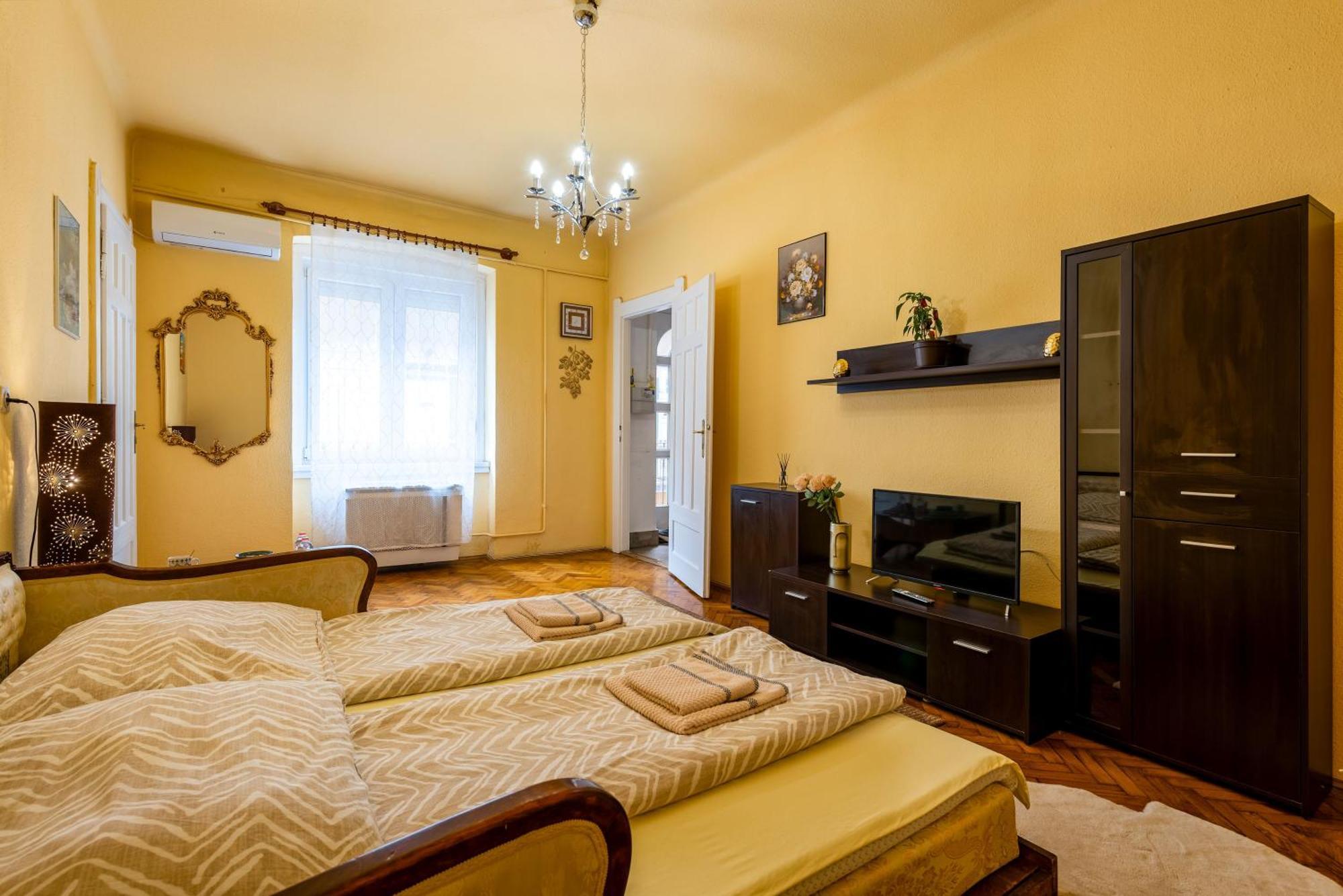 Budapest Central Vintage Apartment ภายนอก รูปภาพ